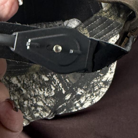 Gander Mtn Hat Cap Strap Back Camo LED Lighted Brim Hunting Embroidered Mens - Picture 8 of 11